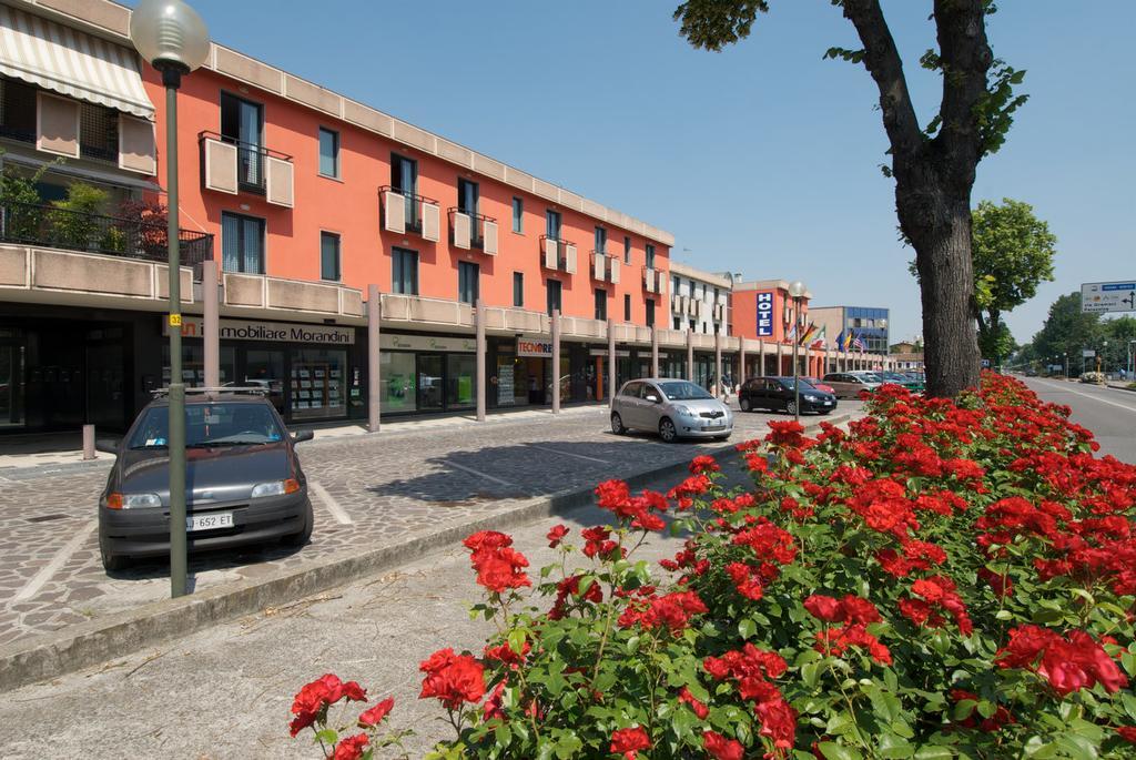 Hotel Residence Ducale بورتو مانتوفانو المظهر الخارجي الصورة