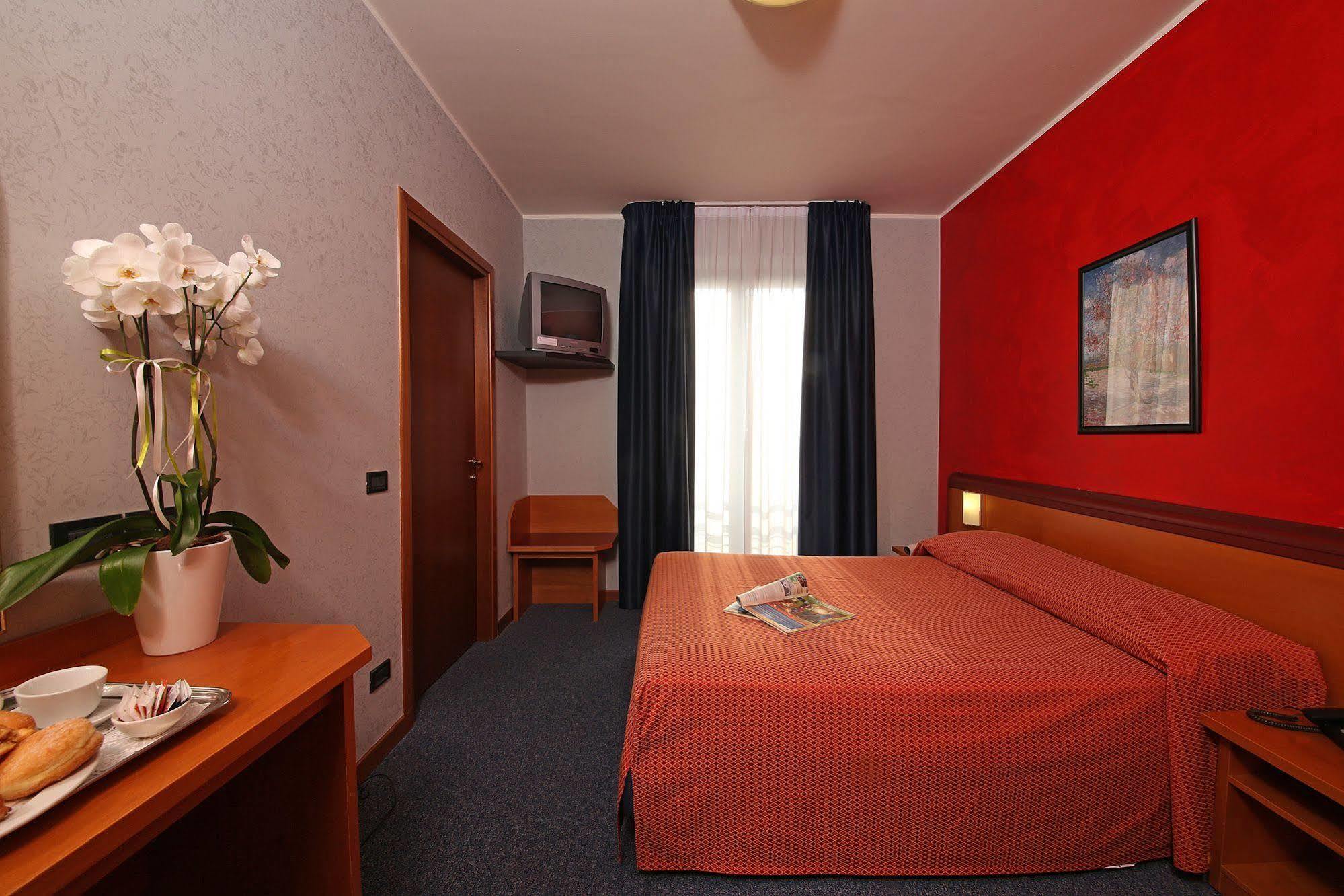 Hotel Residence Ducale بورتو مانتوفانو المظهر الخارجي الصورة